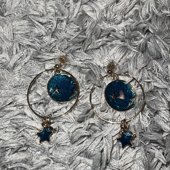BNWOT Celestial/ Star and Moon Shape Blue and Gold Earrings - Picture 5 of 5